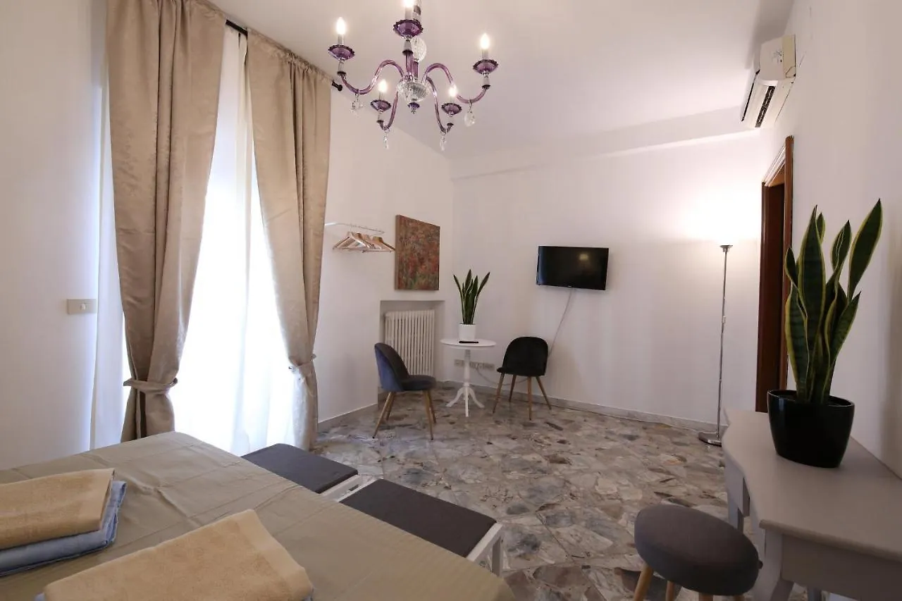Cavour & Savoia Hotell Bari 0*,